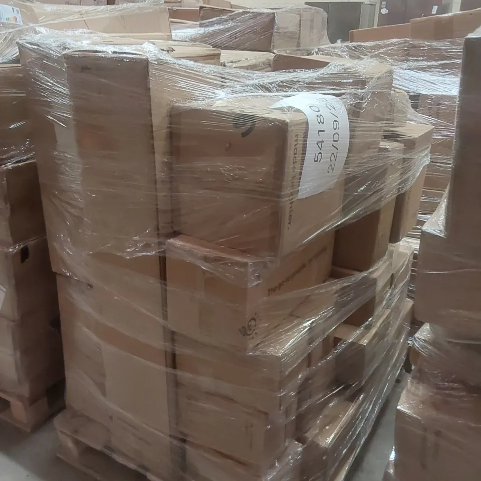 PALLET CONTAINING A VERY LARGE QUANTITY OF ASSORTED DESIGNER LIGHTING PRODUCTS