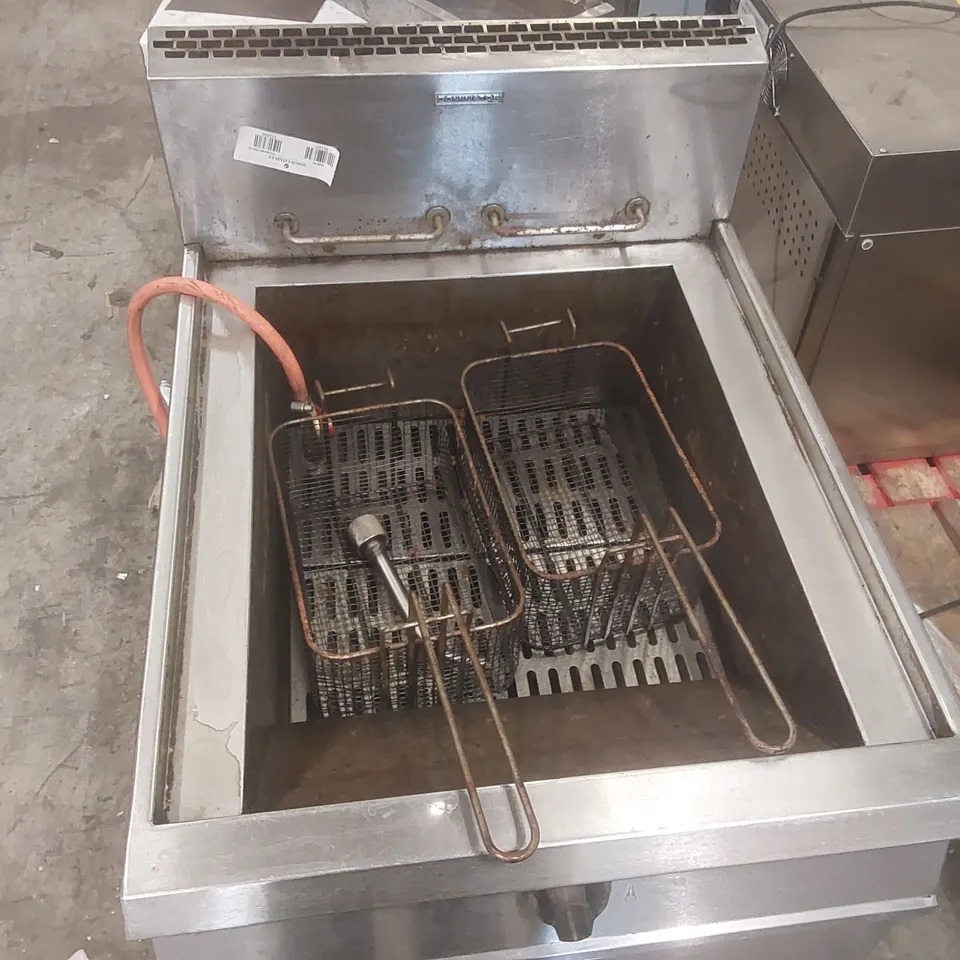 FALCON DOMINATOR COMMERCIAL GAS TWIN BASKET DEEP FRYER