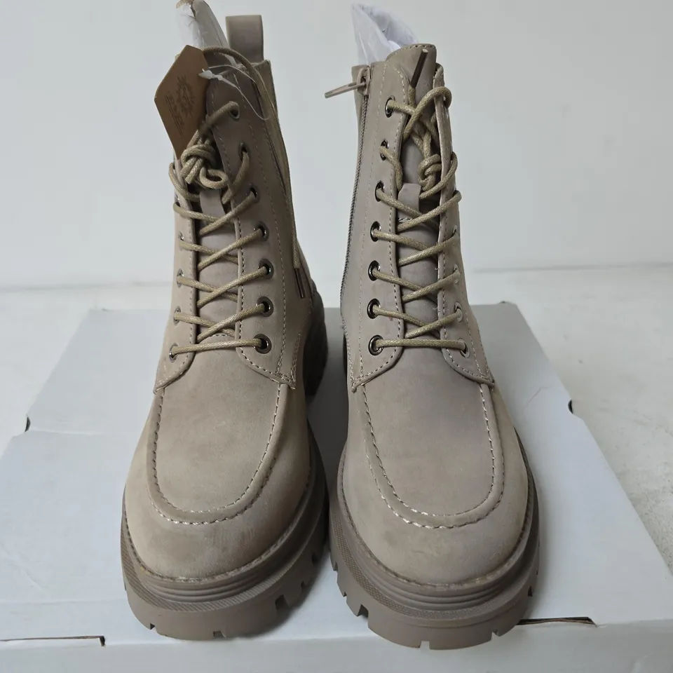 JO & JOE MONTREAL BOOTS, BEIGE - UK SIZE 4