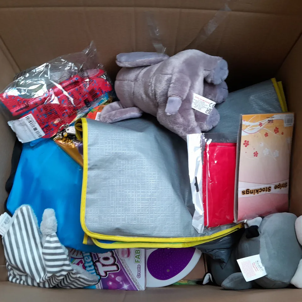LARGE QAUNTIITY OF ASSORTED TOYS TO INCLUDE TEDDIES, BOUNCY BALLS AND BABY TOYS