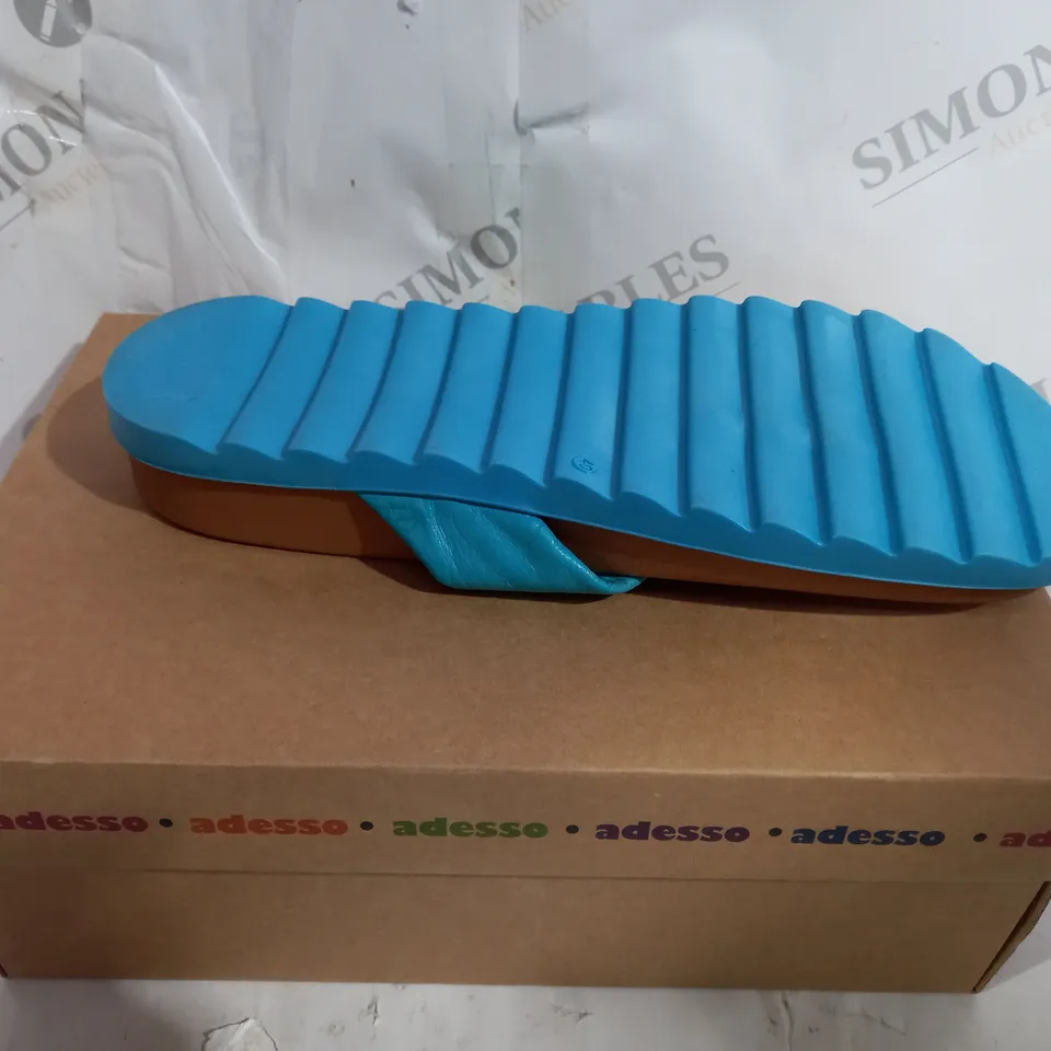 BOXED ADESSO PLATFORM OPEN TOE SANDALS IN BLUE - SIZE 7