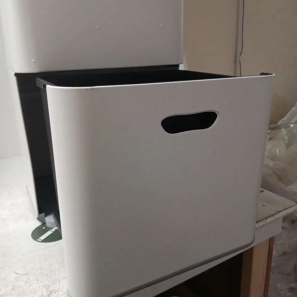 MVM TOUCH OPENING WASTE BIN - SMALL DINT TO SIDE PANEL 