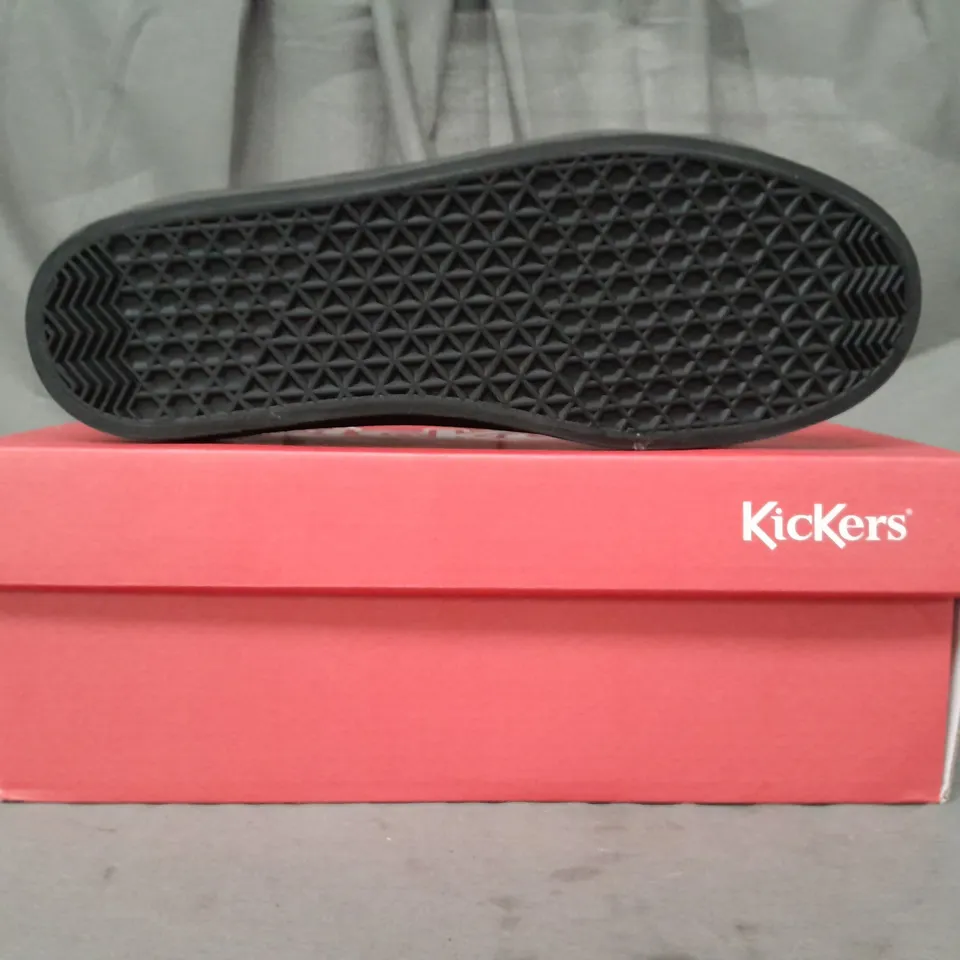 BOXED PAIR OF KICKERS SHOES IN BLACK EU SIZE 39