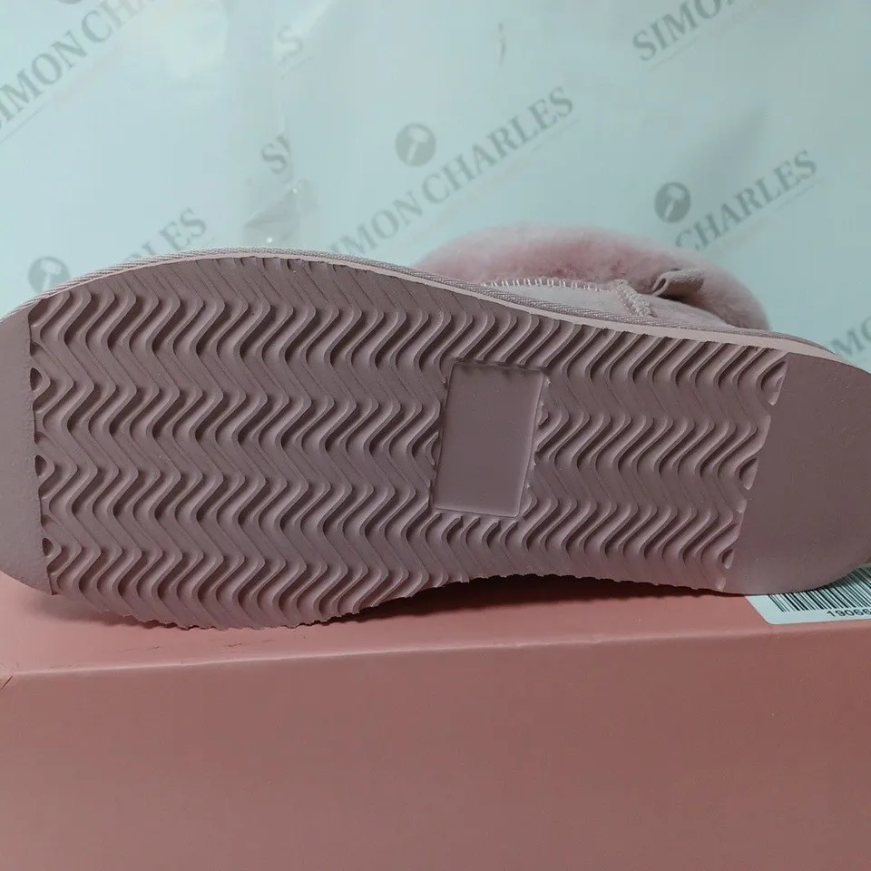 MODA IN PELLE SHEEPSKIN SLIPPER BOOT NUDE SIZE 8