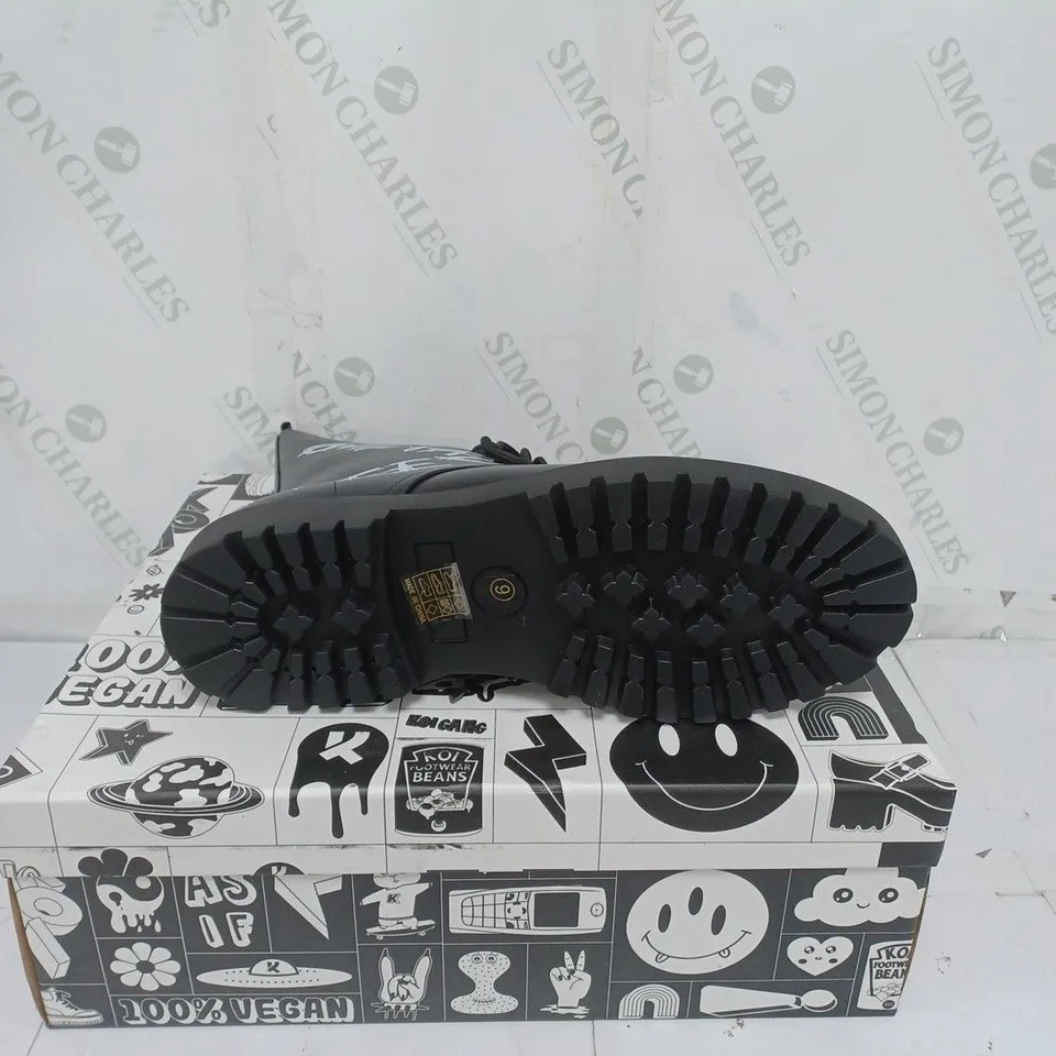 KOI FOOTWEAR MENS BLACK ANIMAL FREE MILITARY BOOTS SIZE 9