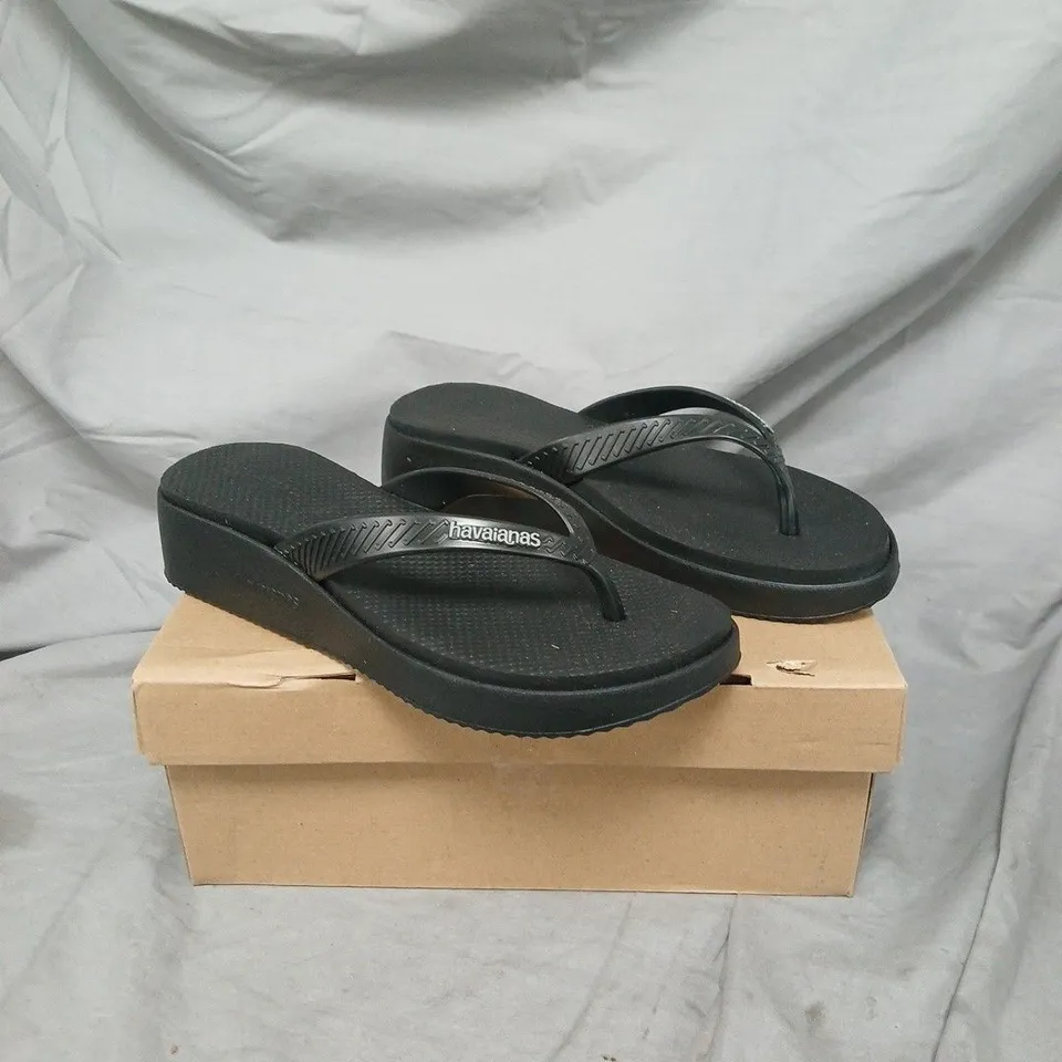 HAVAIANAS BLACK FLIP-FLOPS – SIZE EU 40