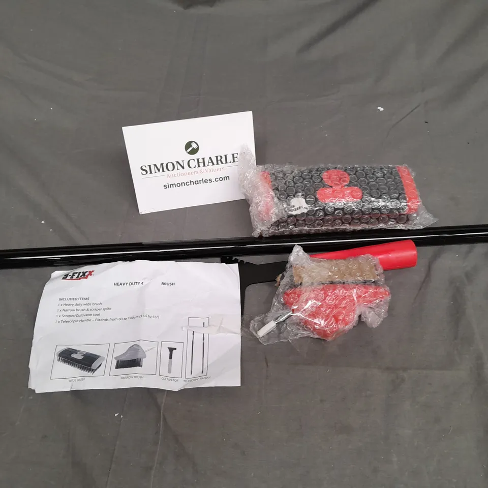 BOXED EXTENDABLE CLEANING TOOL