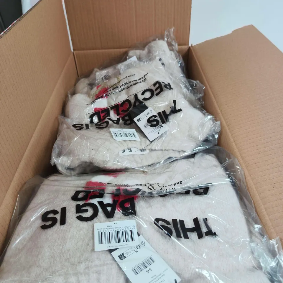 BOX OF APPROXIMATELY 10 ASSORTED CLOTHING ITEMS TO INCLUDE PATRICK PANEL PANT, BAGGY WORKER SHORT ETC