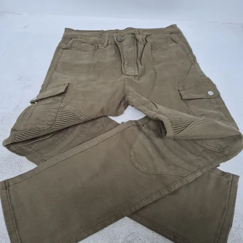 MOTO JEANS - UK 30 MEN'S CARGO TROUSERS, KHAKI OLIVE – WAIST 30 (M/30), MADE IN CHINA