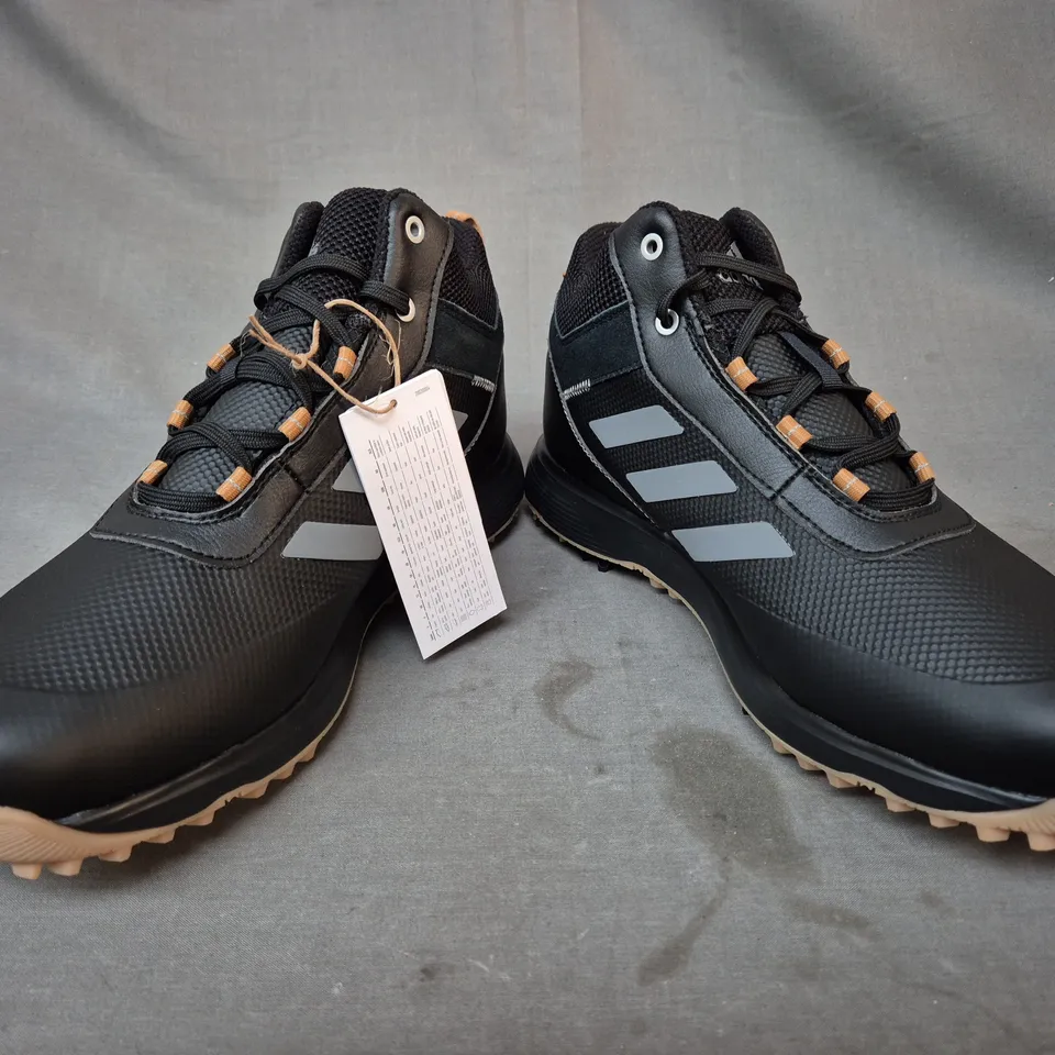 BOXED PAIR OF ADIDAS S2G MID GOLF SHOES IN BLACK/GREY UK SIZE 9.5