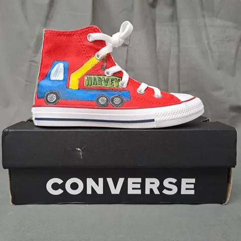 BOXED PAIR OF CONVERSE KIDS SHOES UK SIZE 12