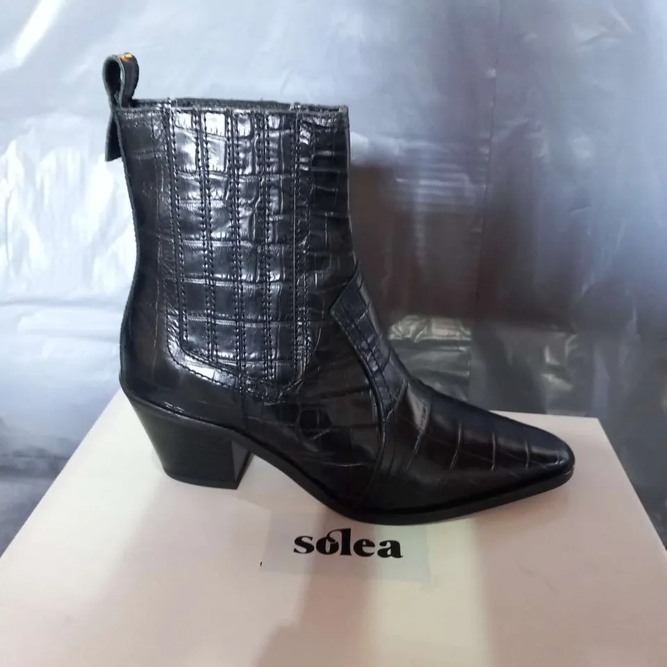 BOXED SOLEA FARES BLACK ANKLE BOOTS SIZE 3