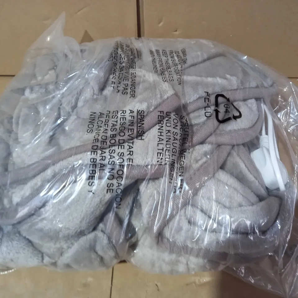  COZEE HOME HEATED PLUSH WASHABLE THROW 