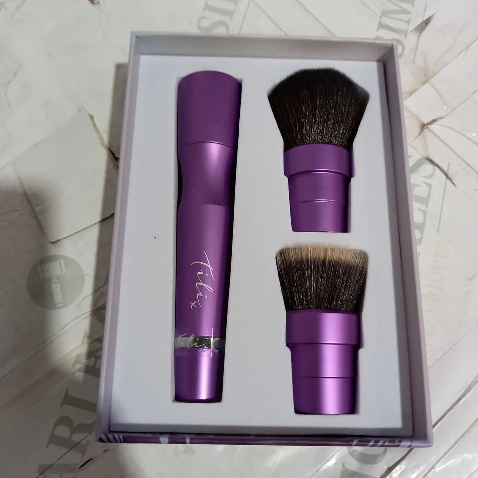 TILI ROTATING MAKE-UP BLENDING BRUSH 