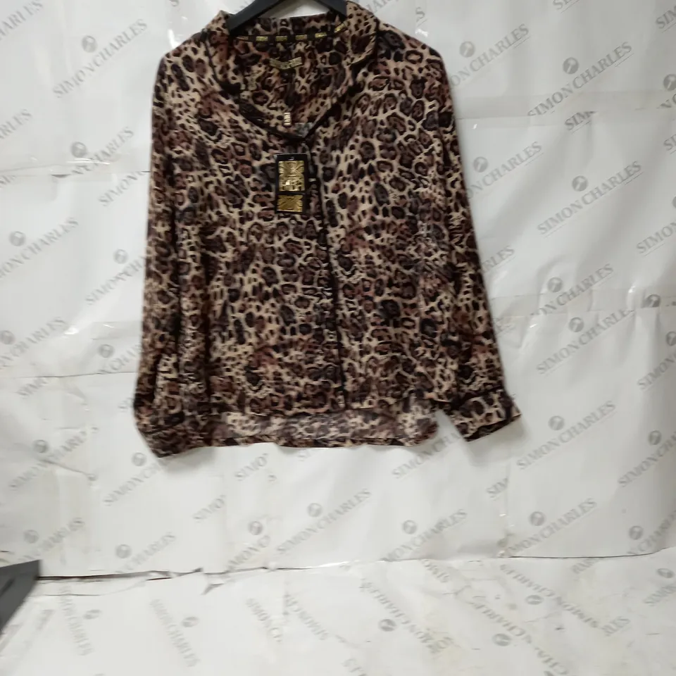 BOX OF APPROXIMATELY 10 WOMEN'S CLOTHING INCLUDING DRESSES, PANTS, TOPS ETC 