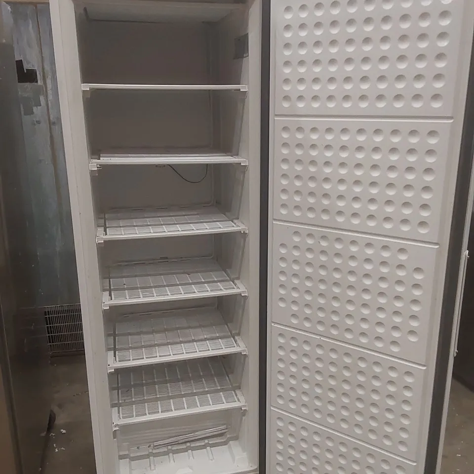 HUSKY FBR400H-WE-R-HT COMMERCIAL UPRIGHT FREEZER