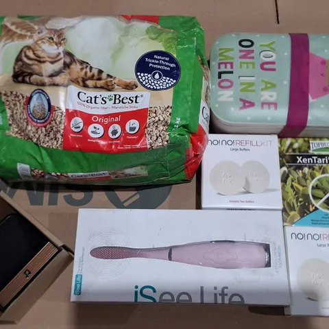 LOT OF APPROXIMATELY 25 ASSORTED HOUSEHOLD ITEMS TO INCLUDE BAMBOO LUNCH BOX NO! NO! REFILLS AND CATERPILLAR REPELLENT 
