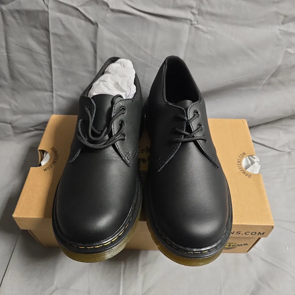BOXED PAIR DR.MARTENS LACE UP SHOES - UK SIZE 3