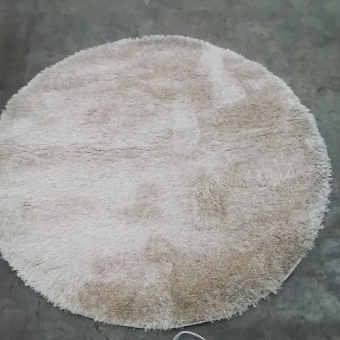 QUALITY DESIGNER AREA RUG - APPROXIMATELY 130X130CM