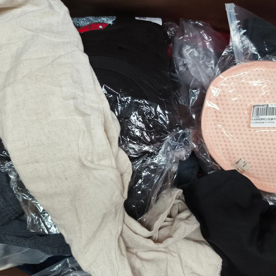 APPROXIMATELY 20 ASSORTED CLOTHING AND FASHION PRODUCTS IN VARIOUS STYLES AND SIZES - COLLECTION ONLY