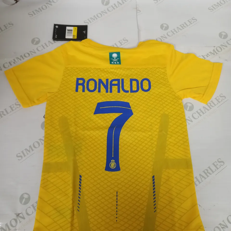 AL NASSR HOME SHIRT AND SHORTS WITH RONALDO 7 SIZE 20