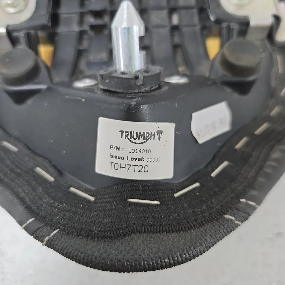 TRIUMPH MOTORCYCLE SEAT – BLACK VINYL WITH WHITE STITCHING, P/N 2314010 (TOH7T20)