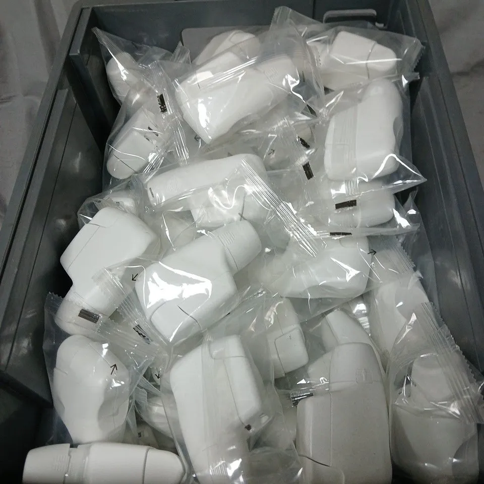 BOX OF APPROXIMATELY 30 WHITE INHALERS 