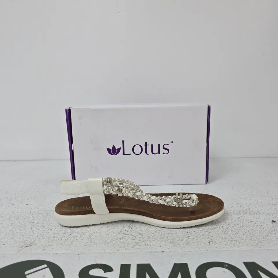 LOTUS WHITE SANDALS ULP406, UK 7