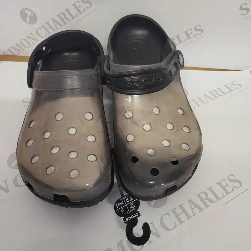 BAGGED CROCS CLASSIC TRANSLUCENT CLOGS - SIZE 4 UK