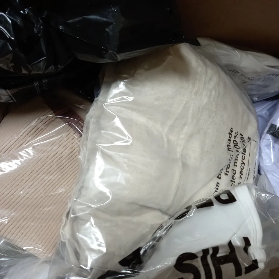 APPROXIMATELY 20 ASSORTED COTTON ON CLOTHING ITEMS TO INCLUDE VEGAN LEATHER SHIRT IN BLACK SIZE L, CURVE EVE PANT IN NATURAL MARLE SIZE 52EU, FLEECE LINED FULL LENGTH ONSIE IN BLACK SIZE L