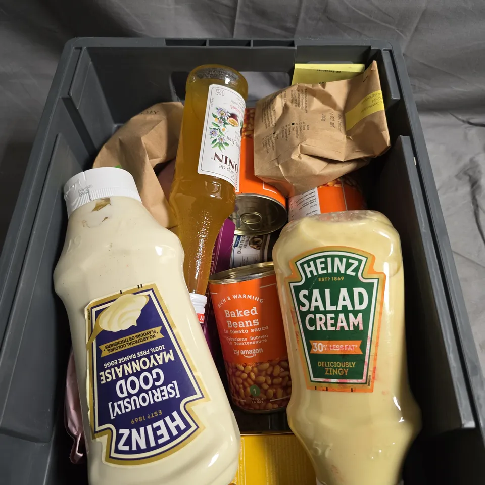 APPROXIMATELY 15 ASSORTED FOOD/DRINK PRODUCTS TO INCLUDE MONMOUTH COFFEE, GYROS MARINADE, GRIND COFFEE ETC 