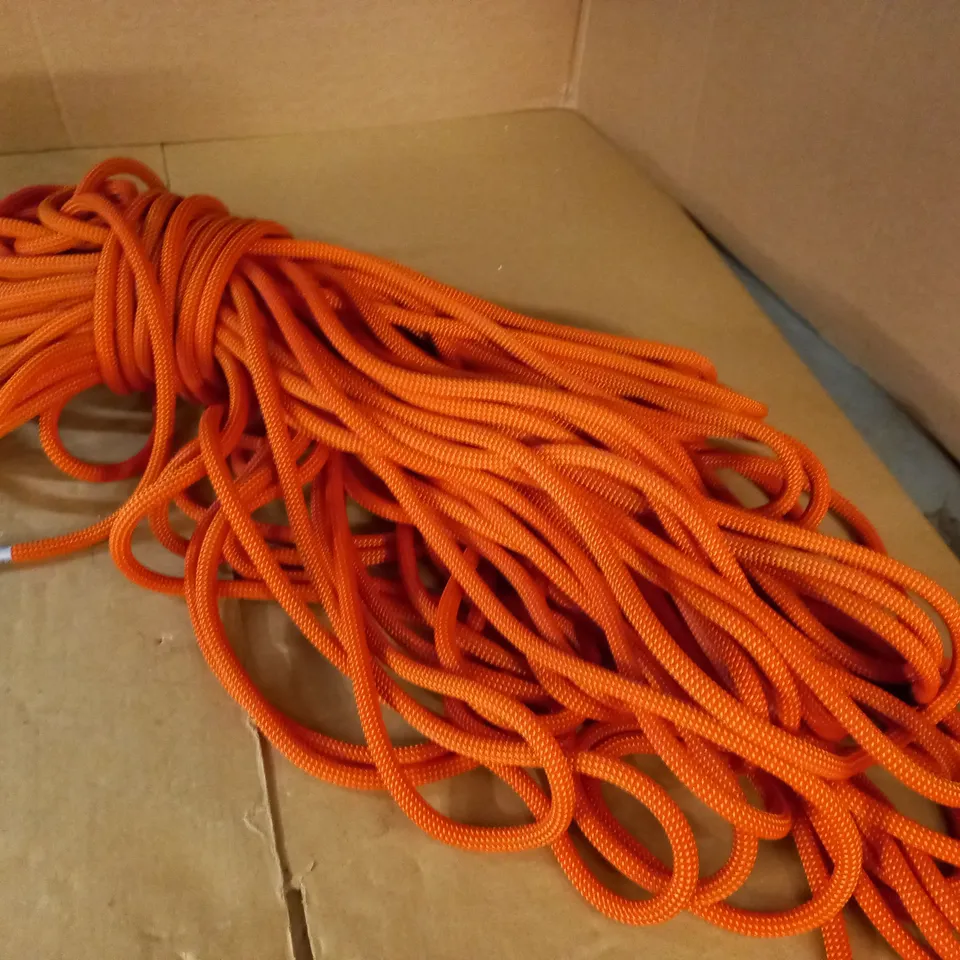 ORANGE ROPE - SIZE UNSPECIFIED