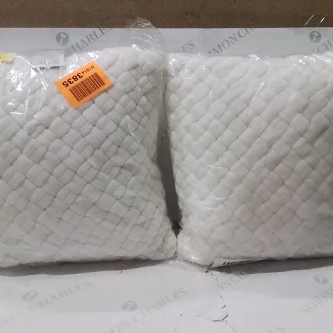 BRAND NEW SEALED SET OF 2 CHUNKY KNIT CUSHION FILLER WHITE