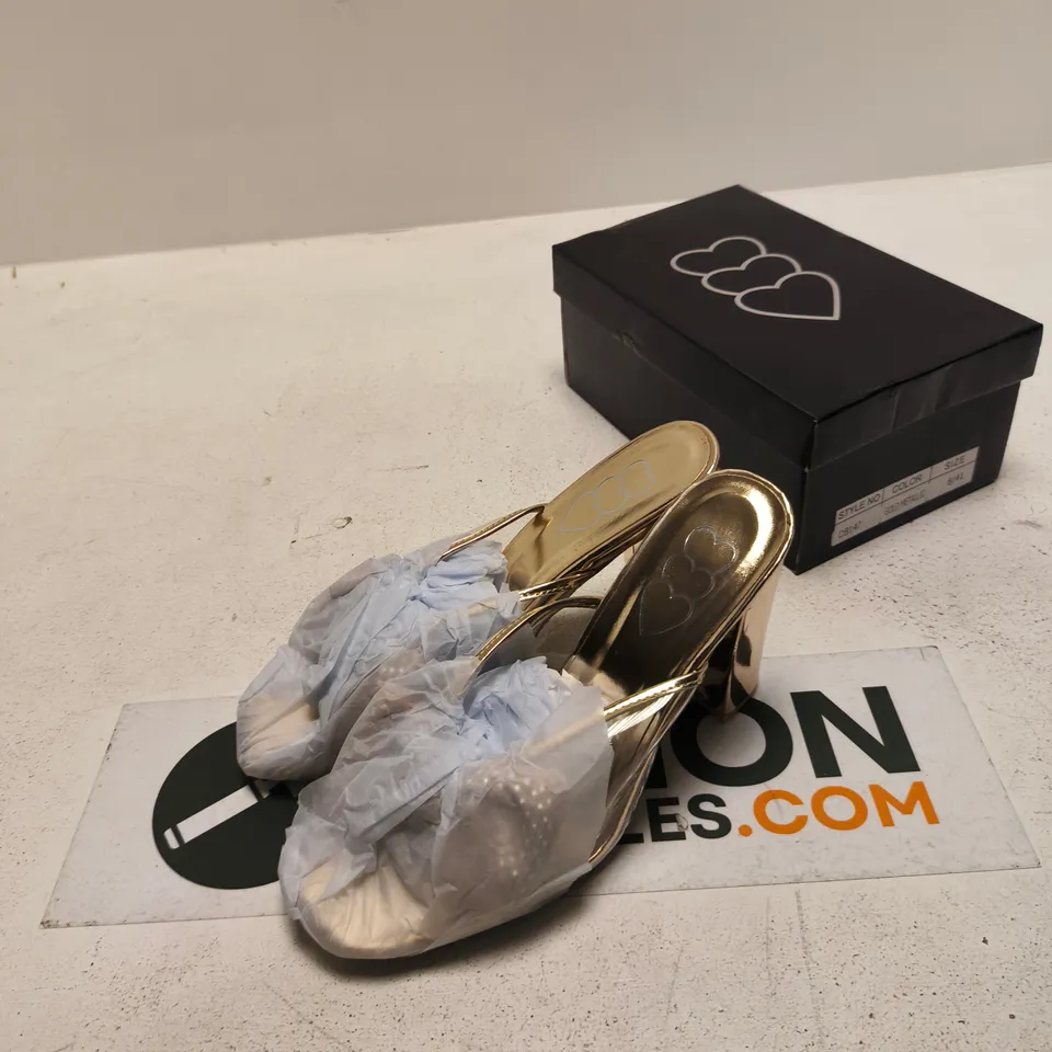 WOMEN'S GOLD METALLIC SHOES – UK 8 (EU 41) STYLE DB147