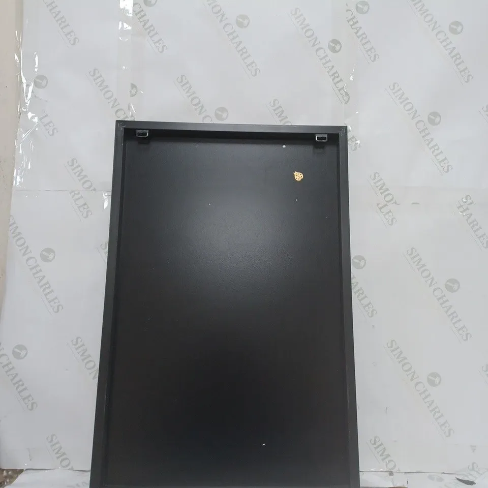 BLACK AND WHITE OOH LA LA! WALL DECOR