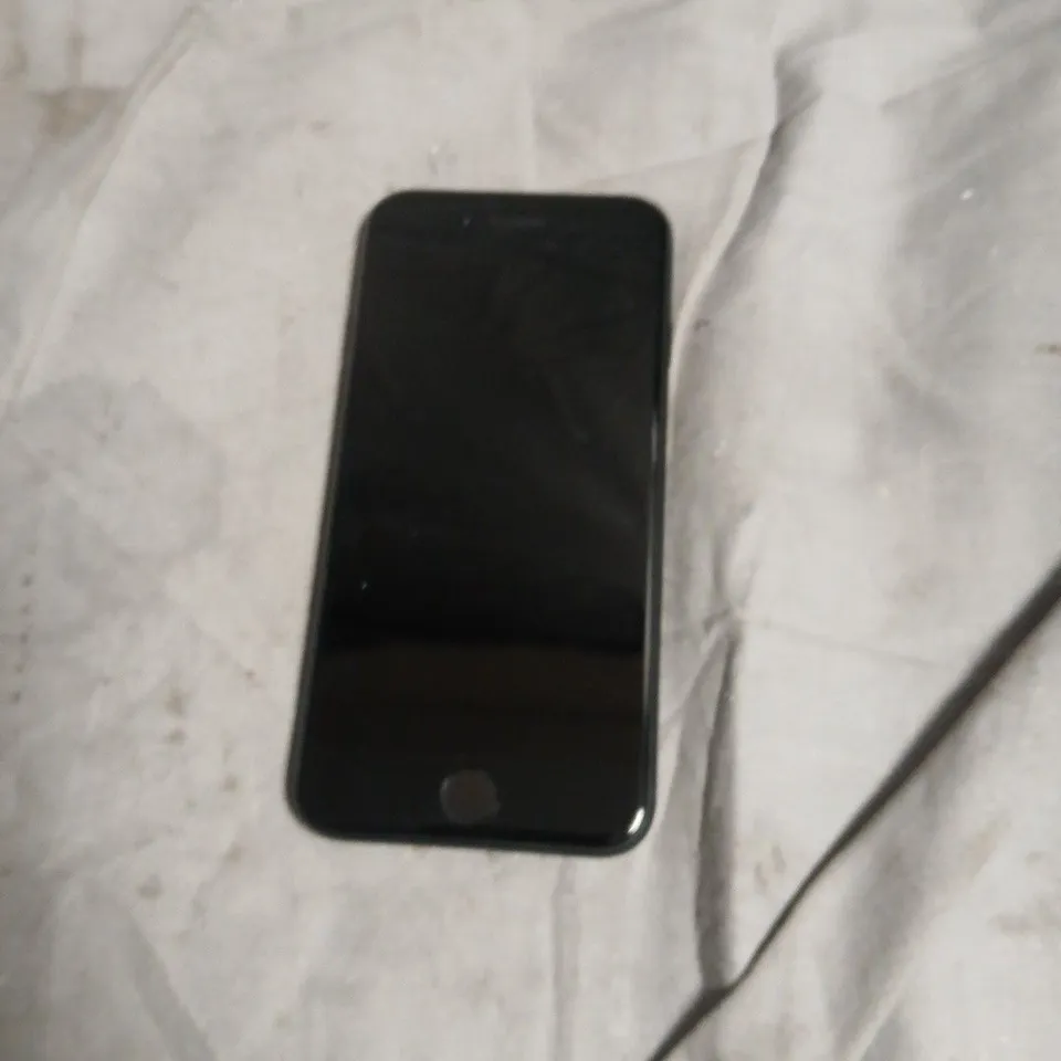 APPLE IPHONE SE SMARTPHONE 