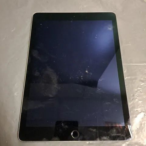 APPLE IPAD AIR 2 (A1566)