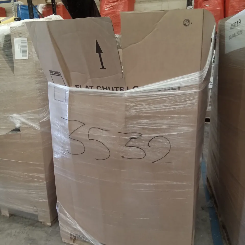 PALLET OF ASSORTED ITEMS INCLUDING STOREMIC TOILET SEAT, LED CEILING LIGHT, INVISION LOW PROFILE DOUBLE ARM MOUNT, PROIRON YOGA MAT, AICOK JUICE EXTRACTOR, OAK FLOATING SHELF