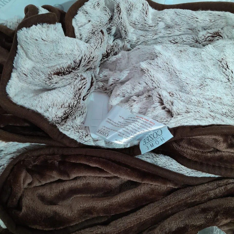 BOXED COZEE HOME LUXURY HEATED THROW - NEUTRAL/BROWN