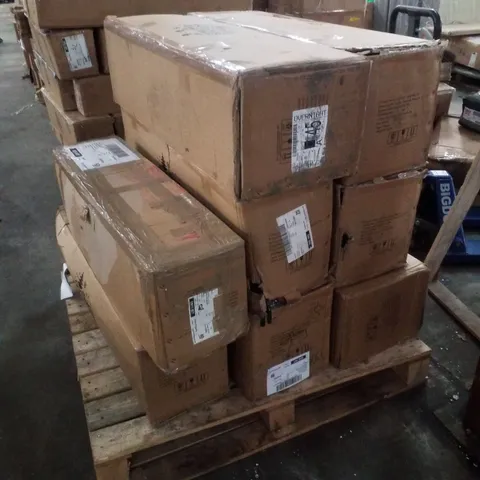 PALLET CONTAINING 8 ASSORTED FESTIVE CHRISTMAS TREES