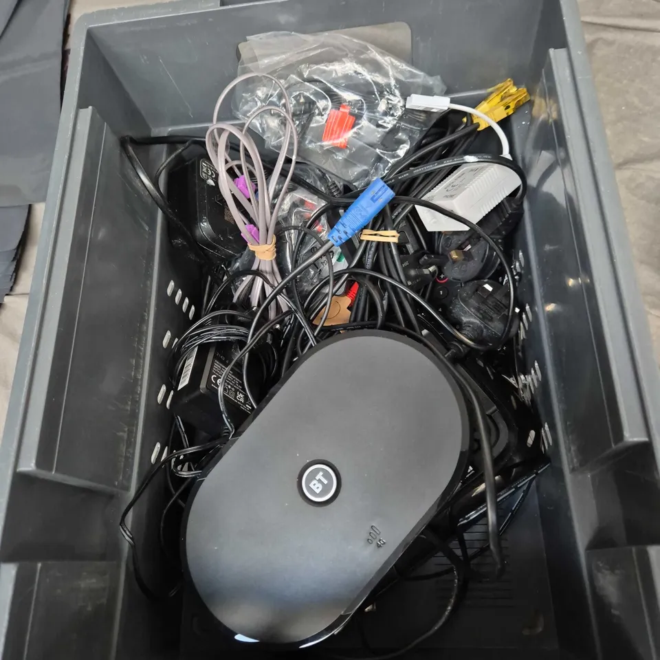 APPROXIMATELY 15 ASSORTED HOUSEHOLD PRODUCTS TO INCLUDE WIFI ROUTER, WIFI BOOSTER, POWER CABLES