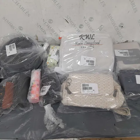 BOX OF APPROXIMATELY 15 ASSORTED ITEMS TO INCLUDE - DESIGNER BAGS, SUNGLASSES, AND COZZEE HOME PILLOWCASES ETC.
