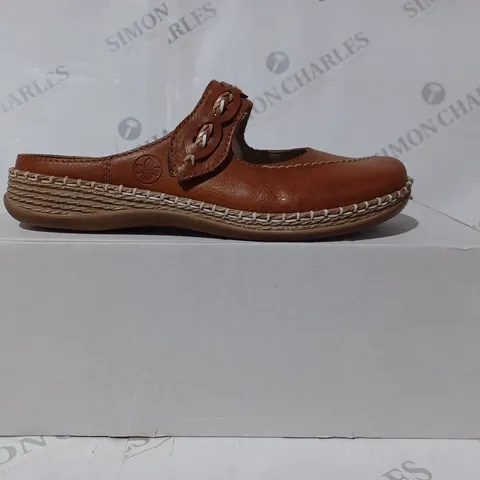BOXED PAIR OF RIEKER MULE SANDALS IN TAN UK SIZE 6.5