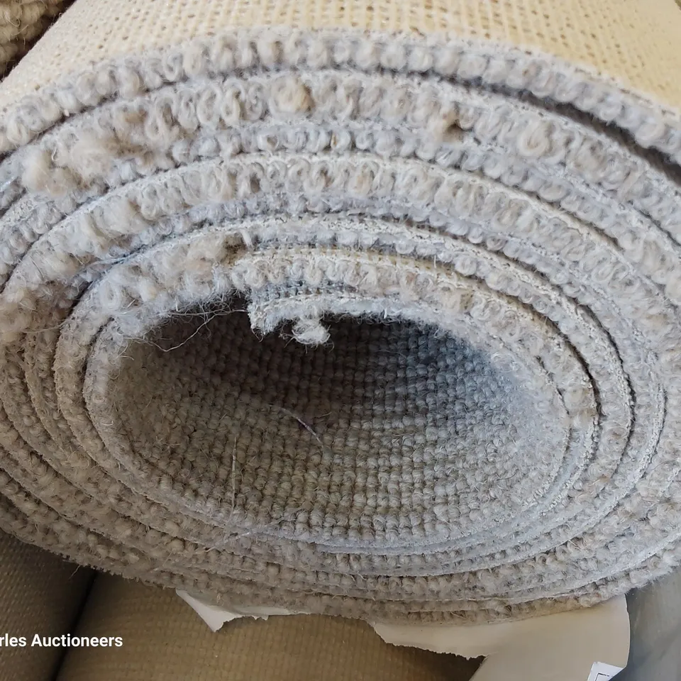 ROLL OF QUALITY FLAXEN CLASSIC CARPET APPROXIMATELY 5M × 4.66M