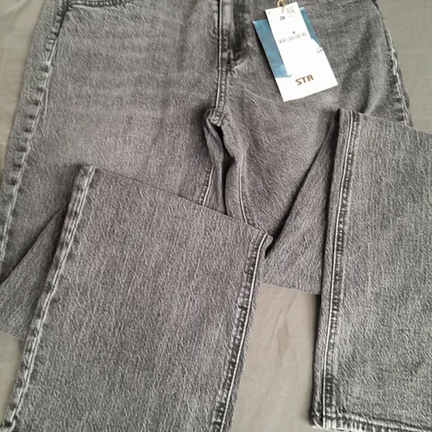 STR TEEN CONFORT STRAIGHT JEANS - 40