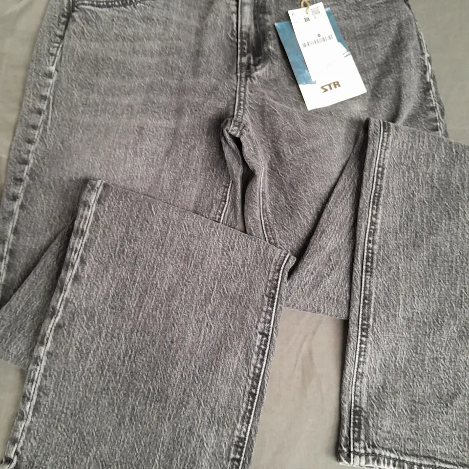 STR TEEN CONFORT STRAIGHT JEANS - 40
