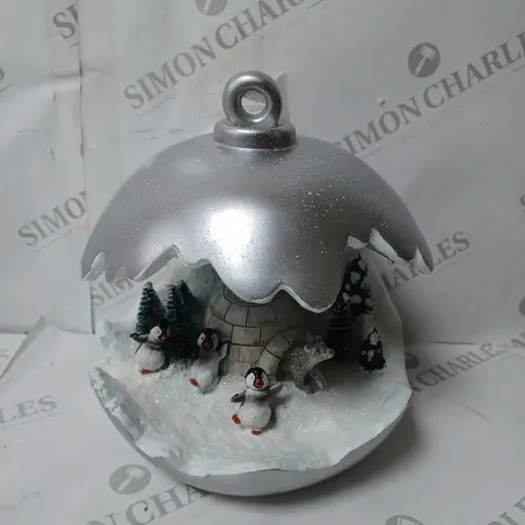 SANTA EXPRESS CHRISTMAS DETAILED BAUBLE DECORATION
