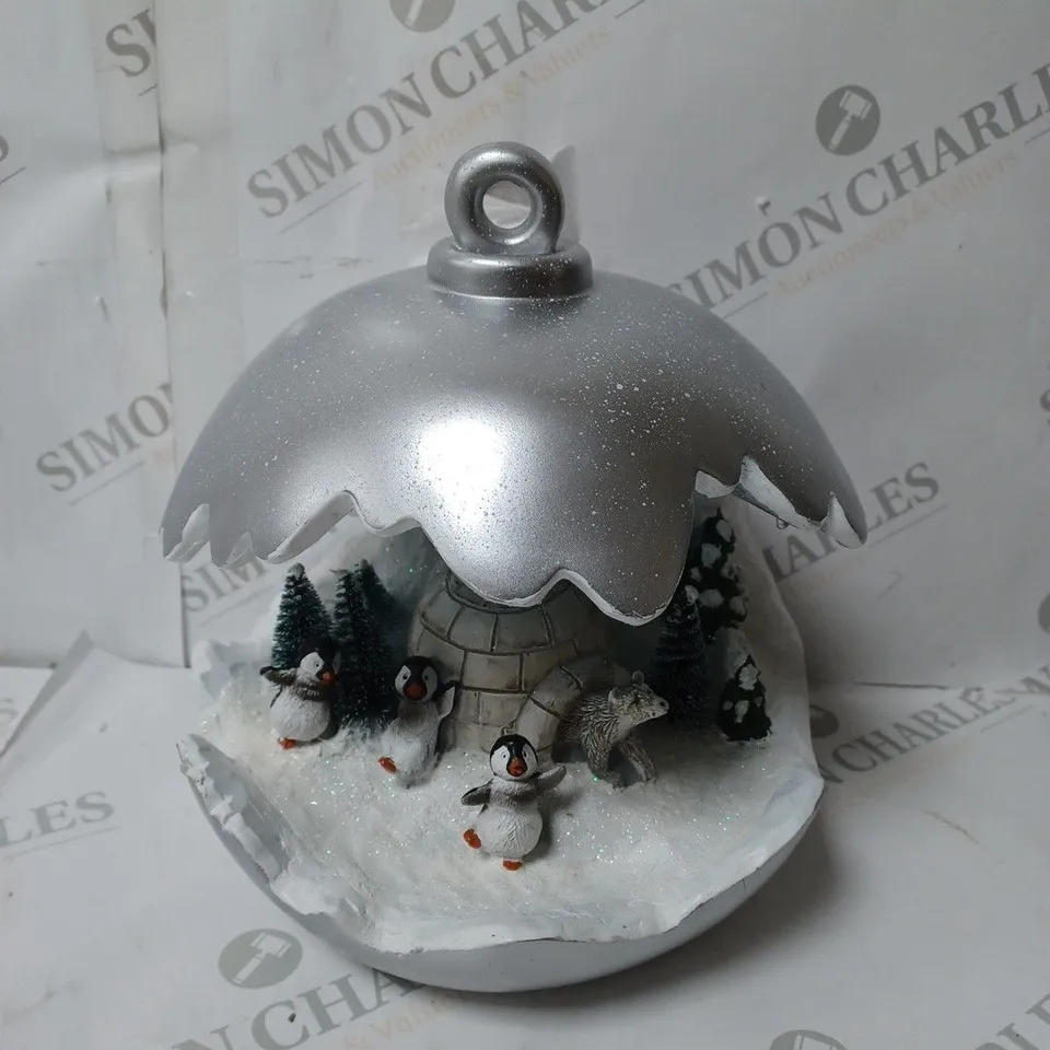 SANTA EXPRESS CHRISTMAS DETAILED BAUBLE DECORATION 