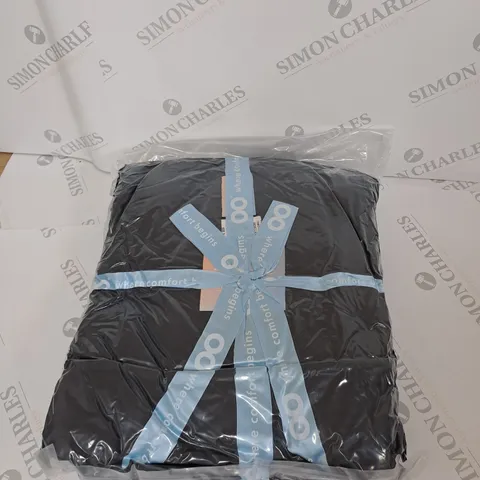 OODIE OVERSIZED HOODED BLANKET