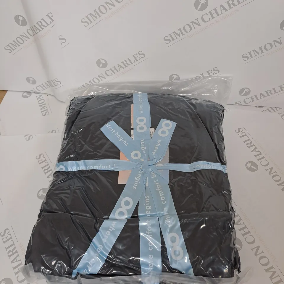 OODIE OVERSIZED HOODED BLANKET